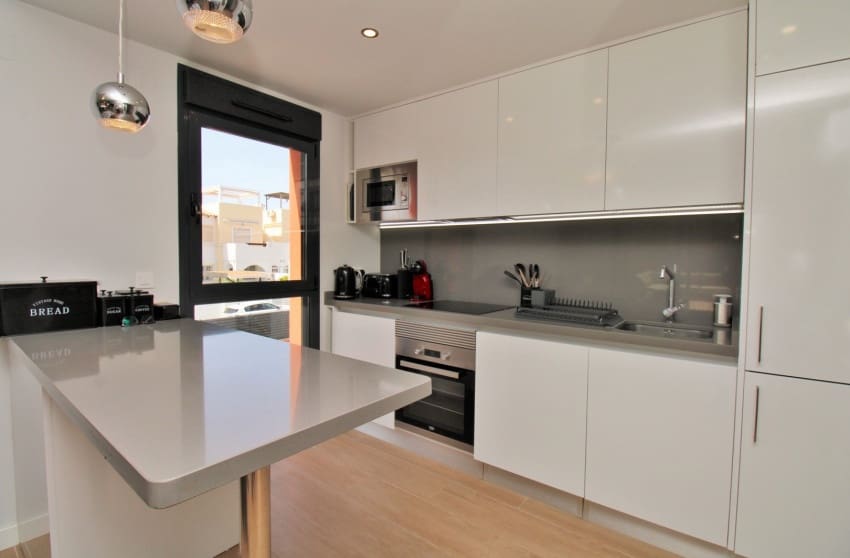 2 soveværelse Lejlighed til salg i Villamartin med swimmingpool - € 254.950 (Ref: 9974505)