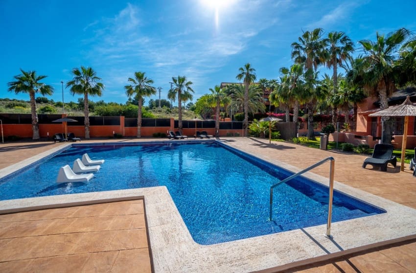 2 soveværelse Lejlighed til salg i Villamartin med swimmingpool - € 254.950 (Ref: 9974505)