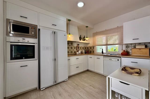 3 Zimmer Villa zu verkaufen in Dehesa de Campoamor, Orihuela mit Pool - 435.000 € (Ref: 9974507)