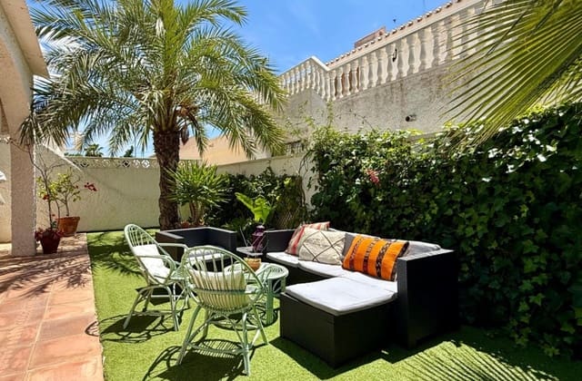 3 Zimmer Villa zu verkaufen in Dehesa de Campoamor, Orihuela mit Pool - 435.000 € (Ref: 9974507)