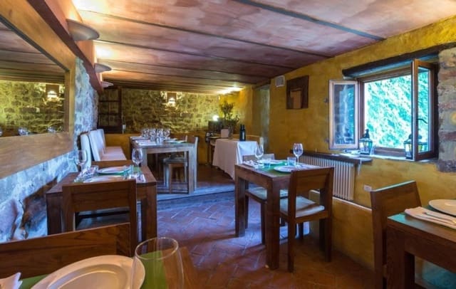 9 bedroom Guesthouse/B & B for sale in Vilafamés - € 995,000 (Ref: 8895314)