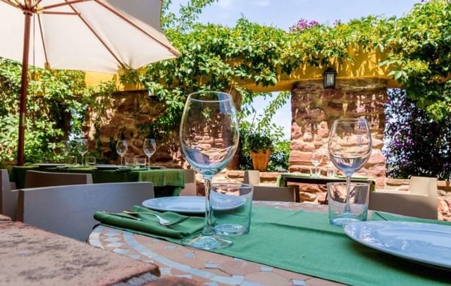 9 bedroom Guesthouse/B & B for sale in Vilafamés - € 995,000 (Ref: 8895314)