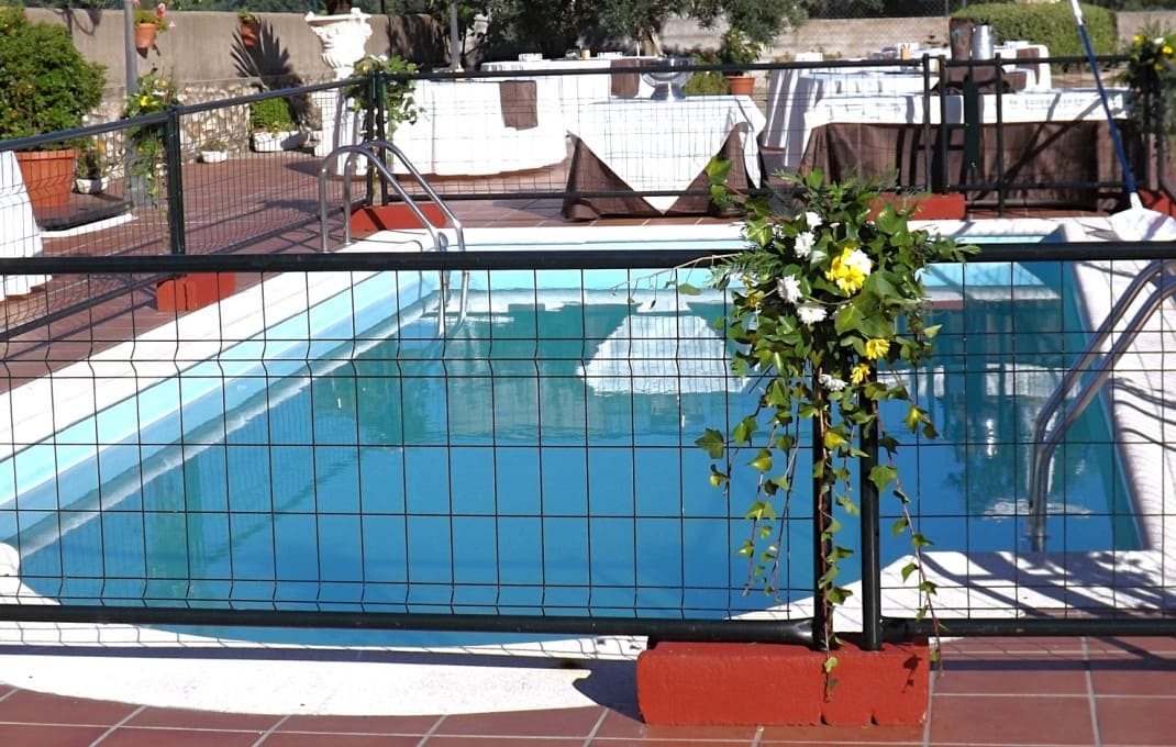 9 bedroom Hotel for sale in Valencia de Alcantara with pool garage - € 1,100,000 (Ref: 8895332)