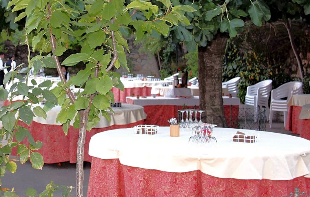 9 bedroom Hotel for sale in Valencia de Alcantara with pool garage - € 1,100,000 (Ref: 8895332)