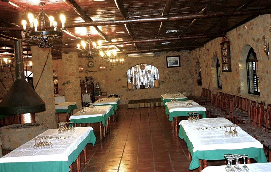 9 bedroom Hotel for sale in Valencia de Alcantara with pool garage - € 1,100,000 (Ref: 8895332)