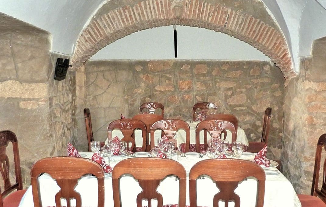 9 bedroom Hotel for sale in Valencia de Alcantara with pool garage - € 1,100,000 (Ref: 8895332)