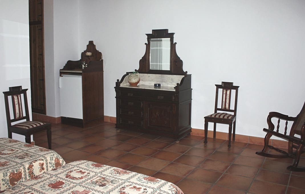 9 bedroom Hotel for sale in Valencia de Alcantara with pool garage - € 1,100,000 (Ref: 8895332)