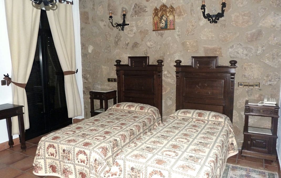 9 bedroom Hotel for sale in Valencia de Alcantara with pool garage - € 1,100,000 (Ref: 8895332)