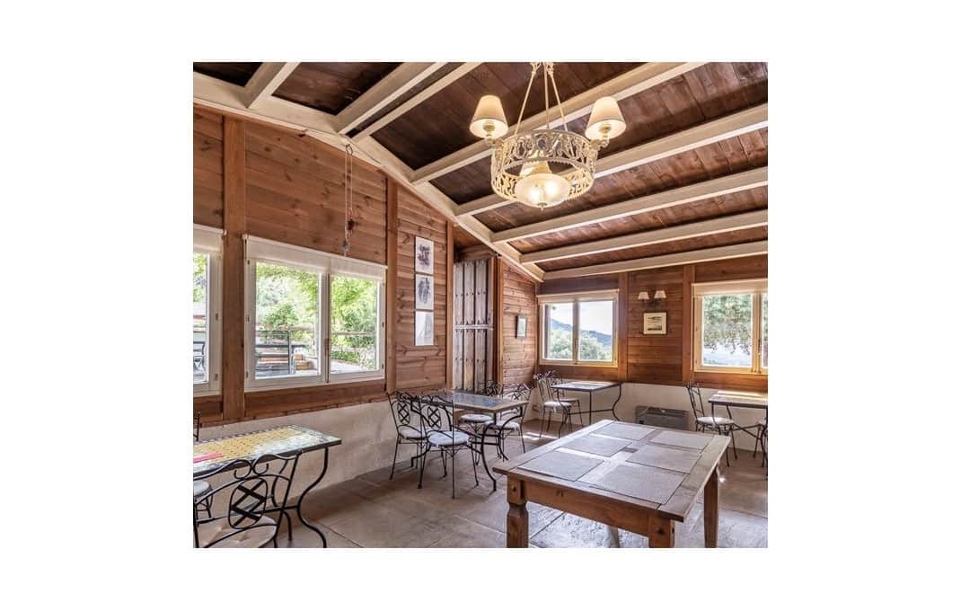 9 slaapkamer Hotel te koop in Pinos Genil met zwembad - € 990.000 (Ref: 8895333)