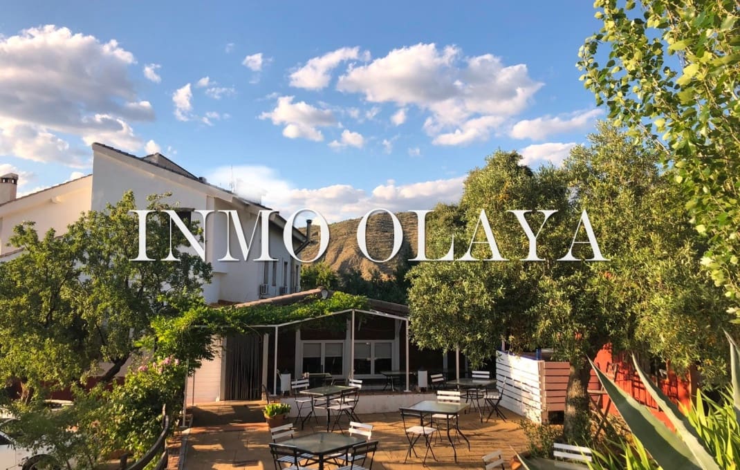 9 slaapkamer Hotel te koop in Pinos Genil met zwembad - € 990.000 (Ref: 8895333)