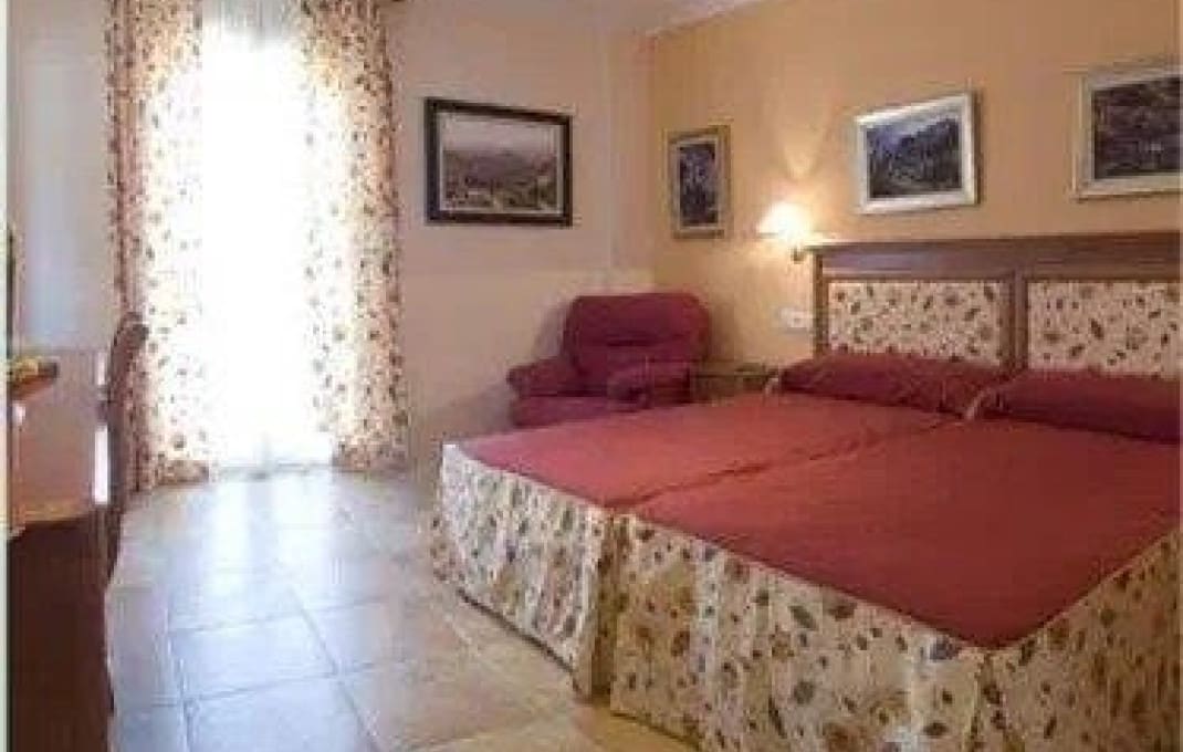 65 soveværelse Hotel til salg i La Iruela med swimmingpool - € 4.500.000 (Ref: 8895334)