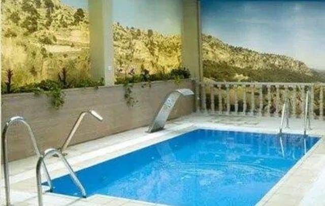 Hotel de 65 habitaciones en La Iruela en venta con piscina - 4.500.000 € (Ref: 8895334)