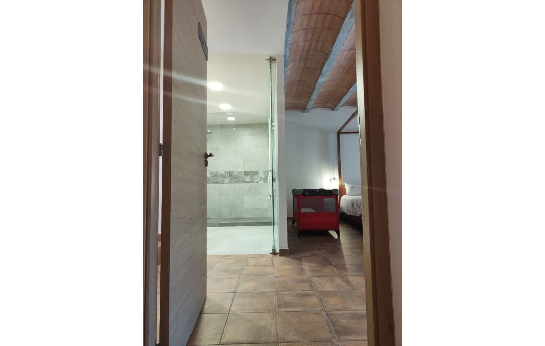 4 bedroom Hotel for sale in Olot - € 760,000 (Ref: 8897980)