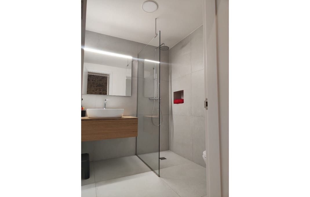 4 bedroom Hotel for sale in Olot - € 760,000 (Ref: 8897980)