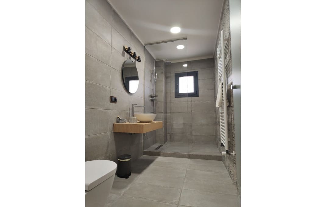 4 bedroom Hotel for sale in Olot - € 760,000 (Ref: 8897980)