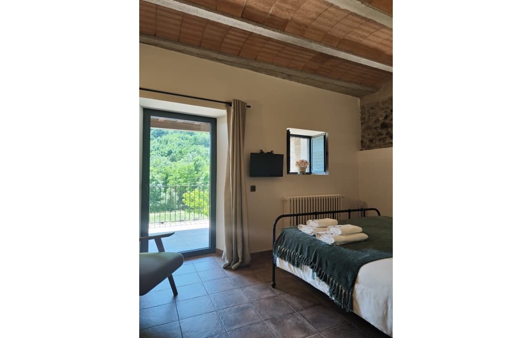 4 bedroom Hotel for sale in Olot - € 760,000 (Ref: 8897980)