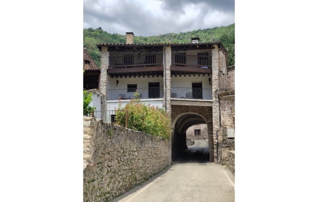 4 soveværelse Hotel til salg i Olot - € 760.000 (Ref: 8897980)