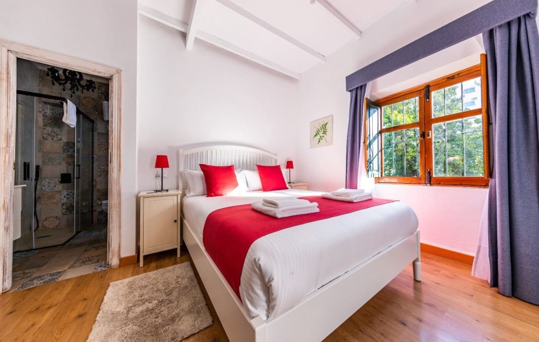 Hotel de 5 habitaciones en Torremolinos en venta con piscina - 1.300.000 € (Ref: 8897983)