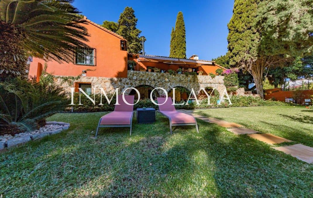 Hotel de 5 habitaciones en Torremolinos en venta con piscina - 1.300.000 € (Ref: 8897983)