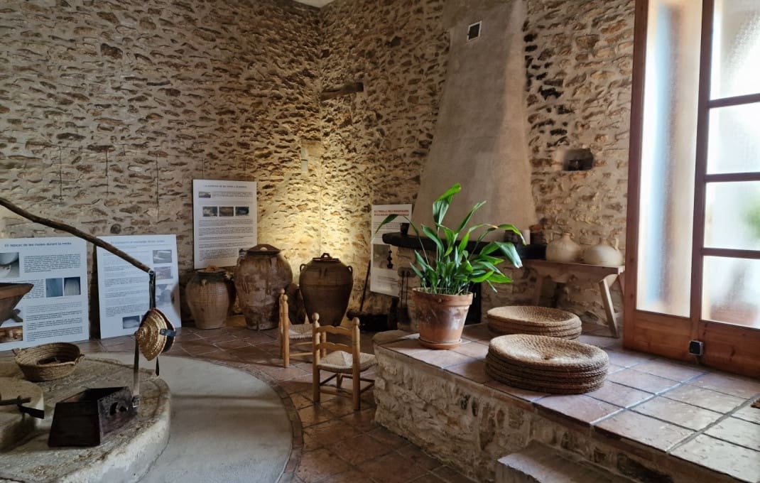 10 bedroom Hotel for sale in Tarragona city - € 590,000 (Ref: 8897999)