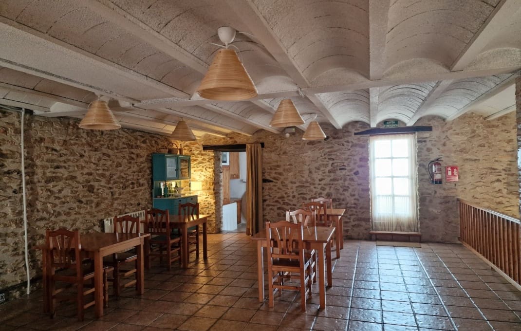 10 bedroom Hotel for sale in Tarragona city - € 590,000 (Ref: 8897999)