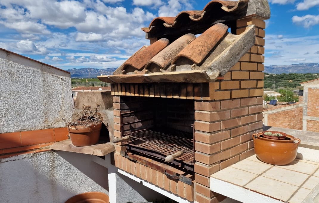 10 bedroom Hotel for sale in Tarragona city - € 590,000 (Ref: 8897999)