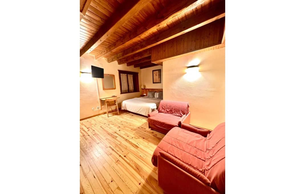 9 soveværelse Hotel til salg i La Vall de Boi - € 950.000 (Ref: 8898011)