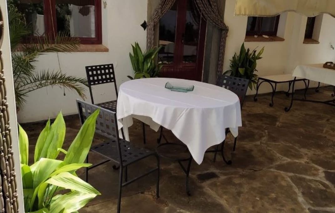 4 soverom Hotell til salgs i Villanueva del Fresno med svømmebasseng garasje - € 725 000 (Ref: 8898021)