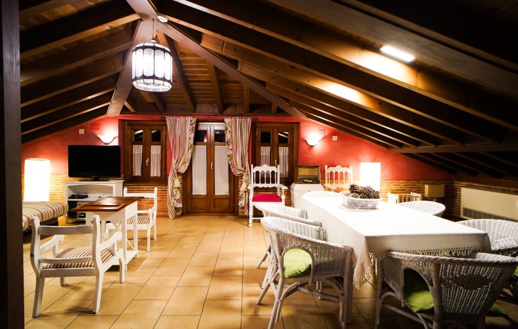 12 soveværelse Hotel til salg i Quintanar de la Sierra med garage - € 4.500.000 (Ref: 8912146)