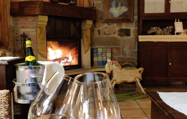 12 bedroom Hotel for sale in Quintanar de la Sierra with garage - € 4,500,000 (Ref: 8912146)