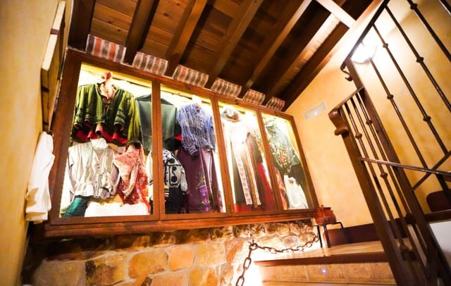 12 bedroom Hotel for sale in Quintanar de la Sierra with garage - € 4,500,000 (Ref: 8912146)