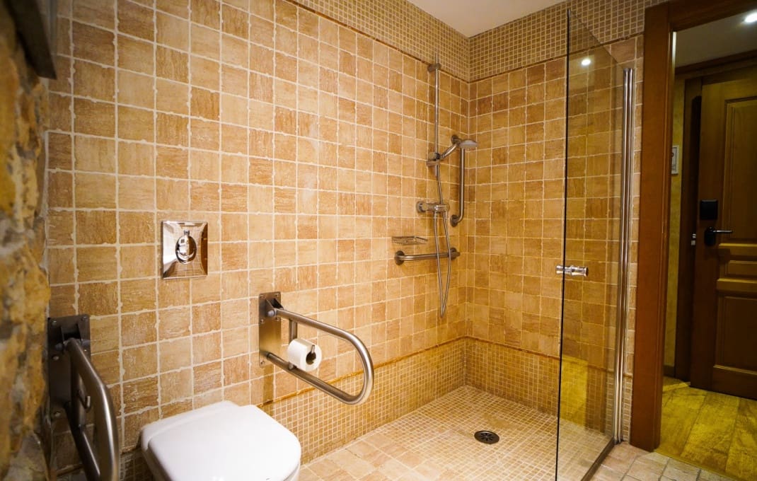 12 soveværelse Hotel til salg i Quintanar de la Sierra med garage - € 4.500.000 (Ref: 8912146)