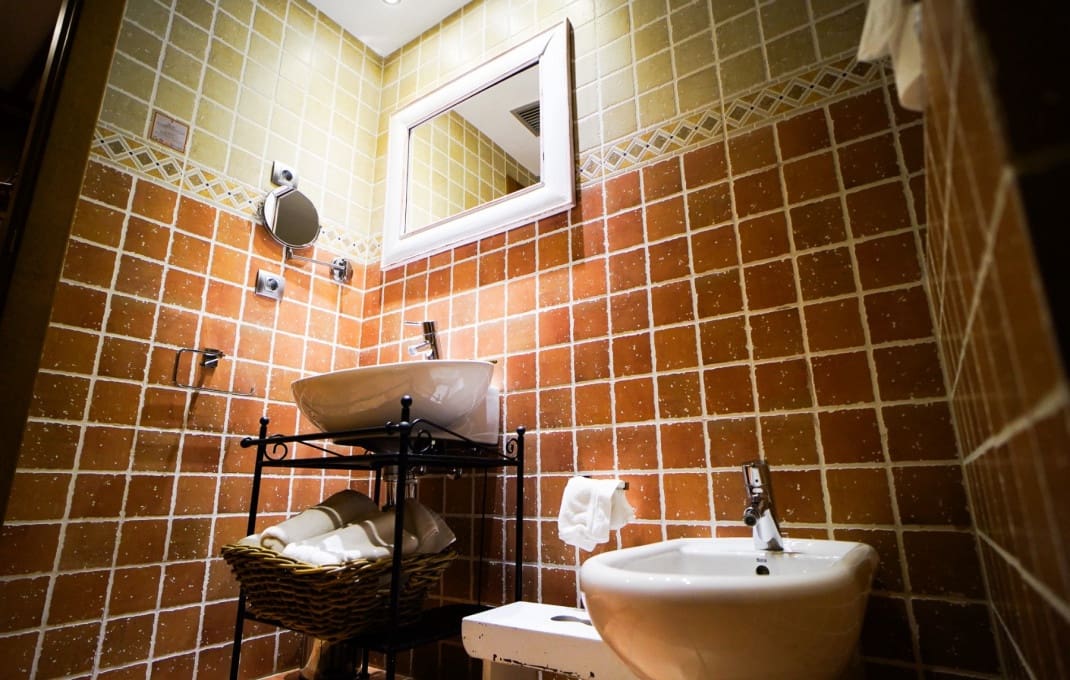 12 soveværelse Hotel til salg i Quintanar de la Sierra med garage - € 4.500.000 (Ref: 8912146)