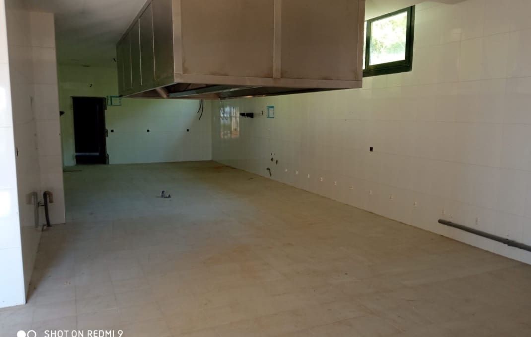 24 soveværelse Hotel til salg i Oia med swimmingpool garage - € 950.000 (Ref: 8913564)