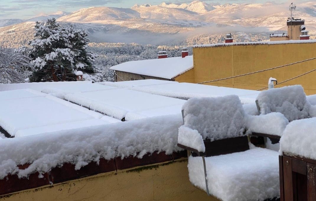 Hotel til salg i San Esteban del Valle med swimmingpool - € 697.500 (Ref: 9030766)