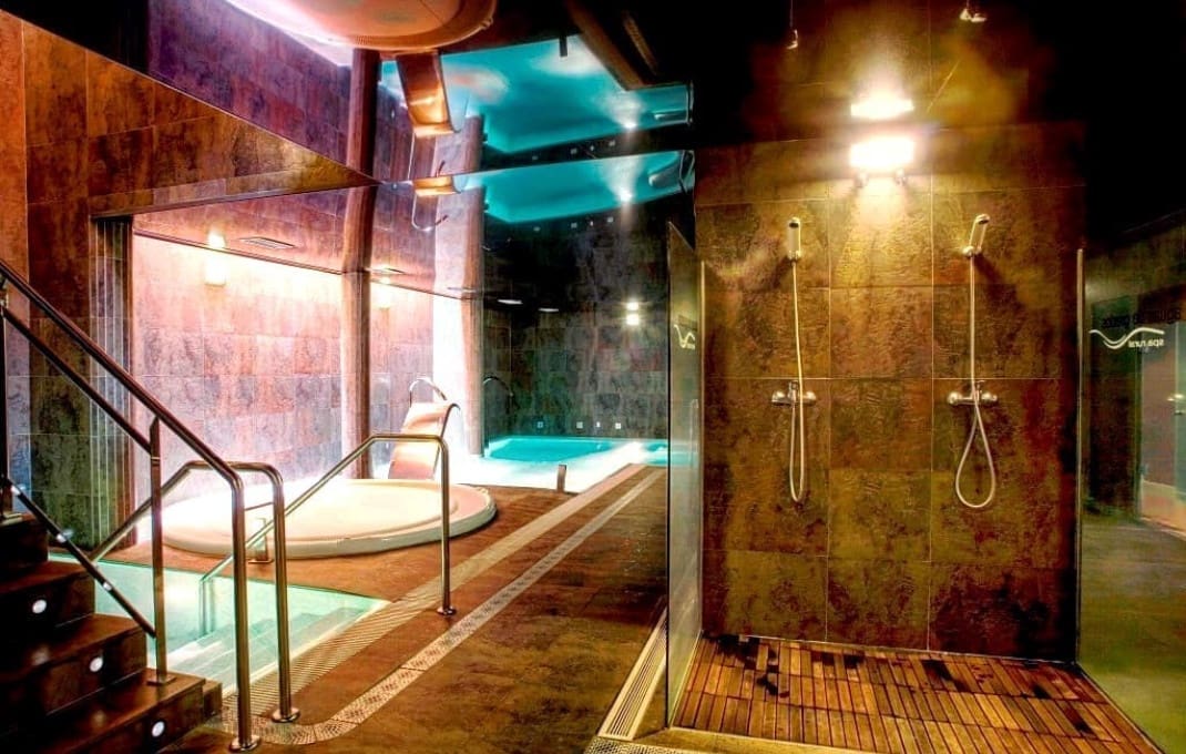 Hotel til salg i San Esteban del Valle med swimmingpool - € 697.500 (Ref: 9030766)