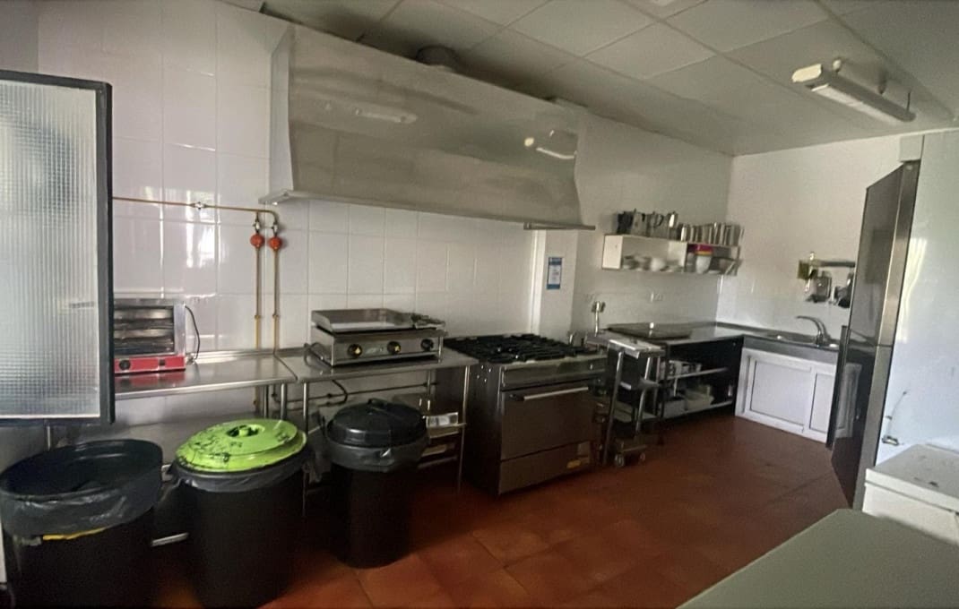 13 soveværelse Hotel til salg i Pozo Alcon med swimmingpool - € 850.000 (Ref: 9031299)