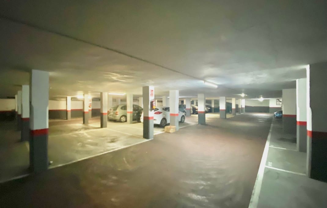 Garage til salg i Barcelona by - € 1.150.000 (Ref: 9035534)