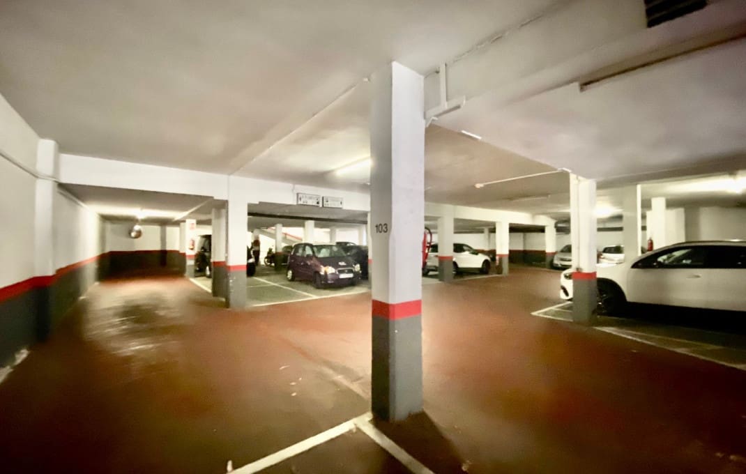Garage til salg i Barcelona by - € 1.150.000 (Ref: 9035534)