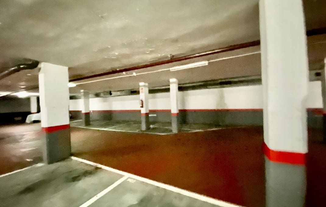 Garage til salg i Barcelona by - € 1.150.000 (Ref: 9035534)