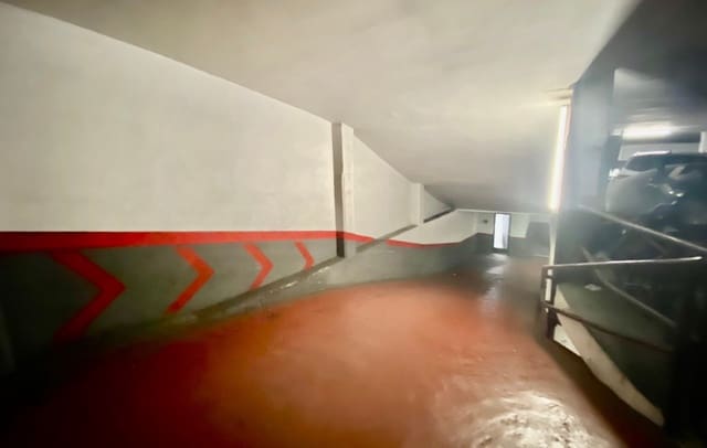 Garage till salu i Sant Andreu, Barcelona stad - 1 150 000 € (Ref: 9035534)
