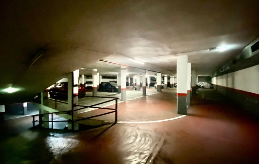 Garage til salg i Barcelona by - € 1.150.000 (Ref: 9035534)