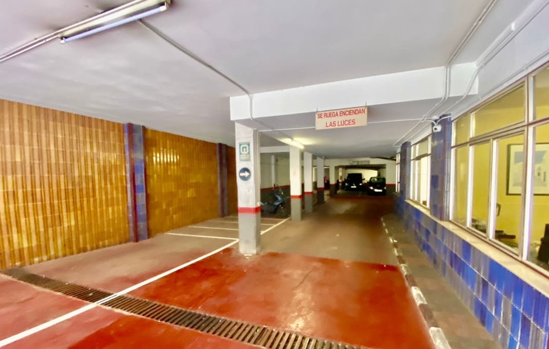 Garage til salg i Barcelona by - € 1.150.000 (Ref: 9035534)