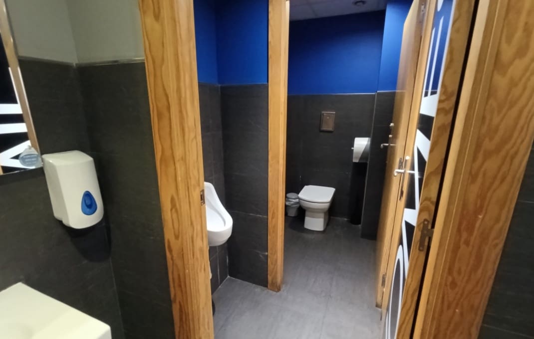 Restaurant/Bar til salg i Barcelona by - € 1.500.000 (Ref: 9035535)