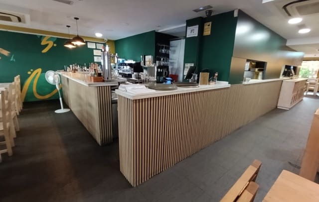 Restaurant/bar te koop in Sant Andreu, Barcelona stad - € 1.500.000 (Ref: 9035535)