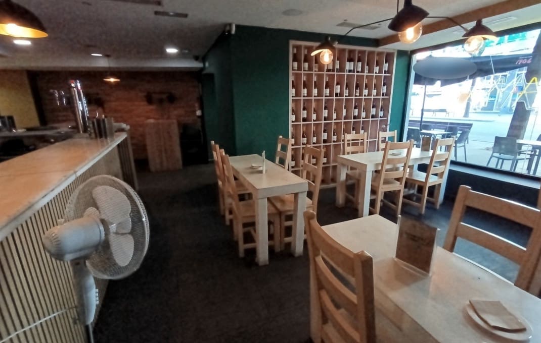 Restaurant/Bar til salg i Barcelona by - € 1.500.000 (Ref: 9035535)