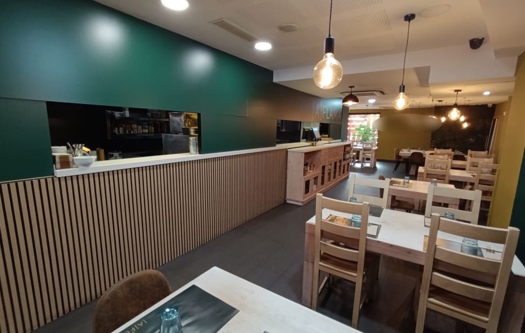 Restaurant/Bar til salg i Barcelona by - € 1.500.000 (Ref: 9035535)