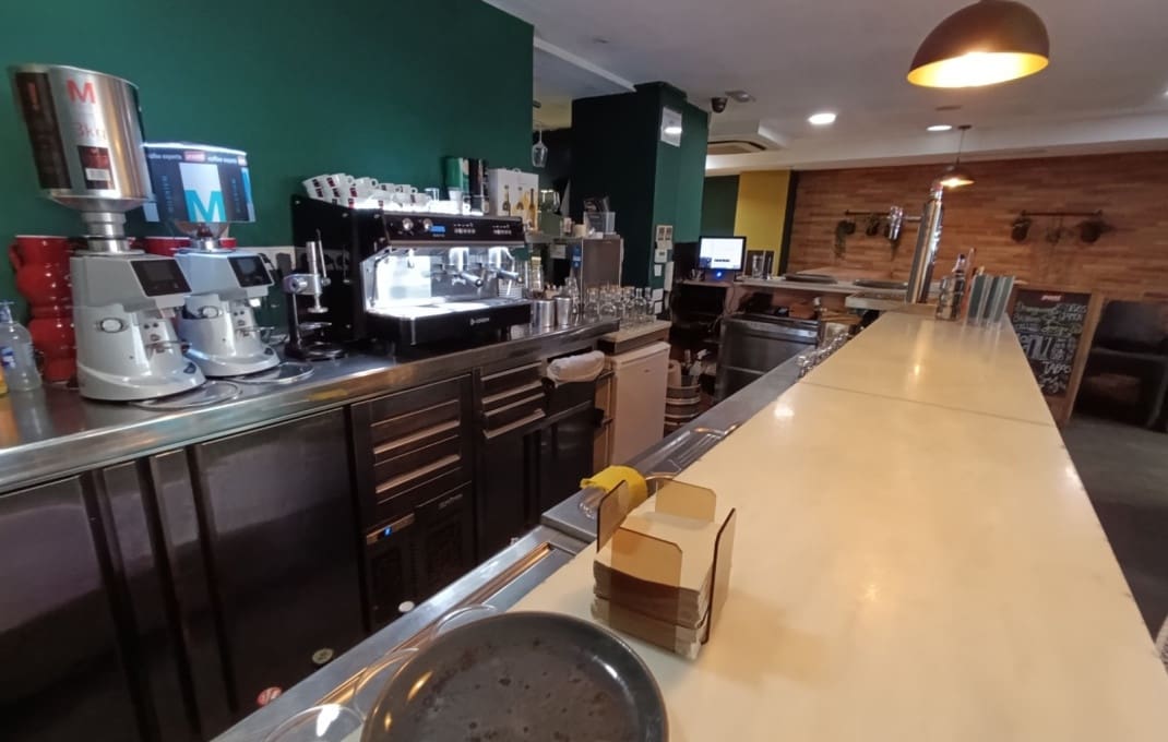 Restaurant/Bar til salg i Barcelona by - € 1.500.000 (Ref: 9035535)