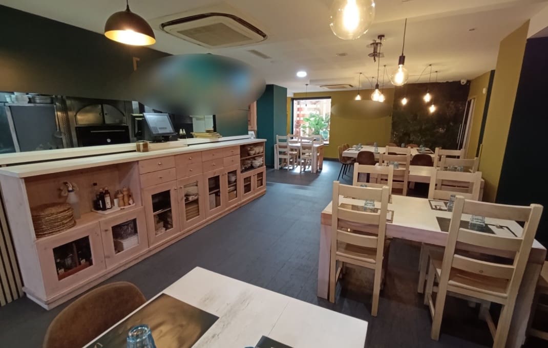 Restaurant/Bar til salg i Barcelona by - € 1.500.000 (Ref: 9035535)