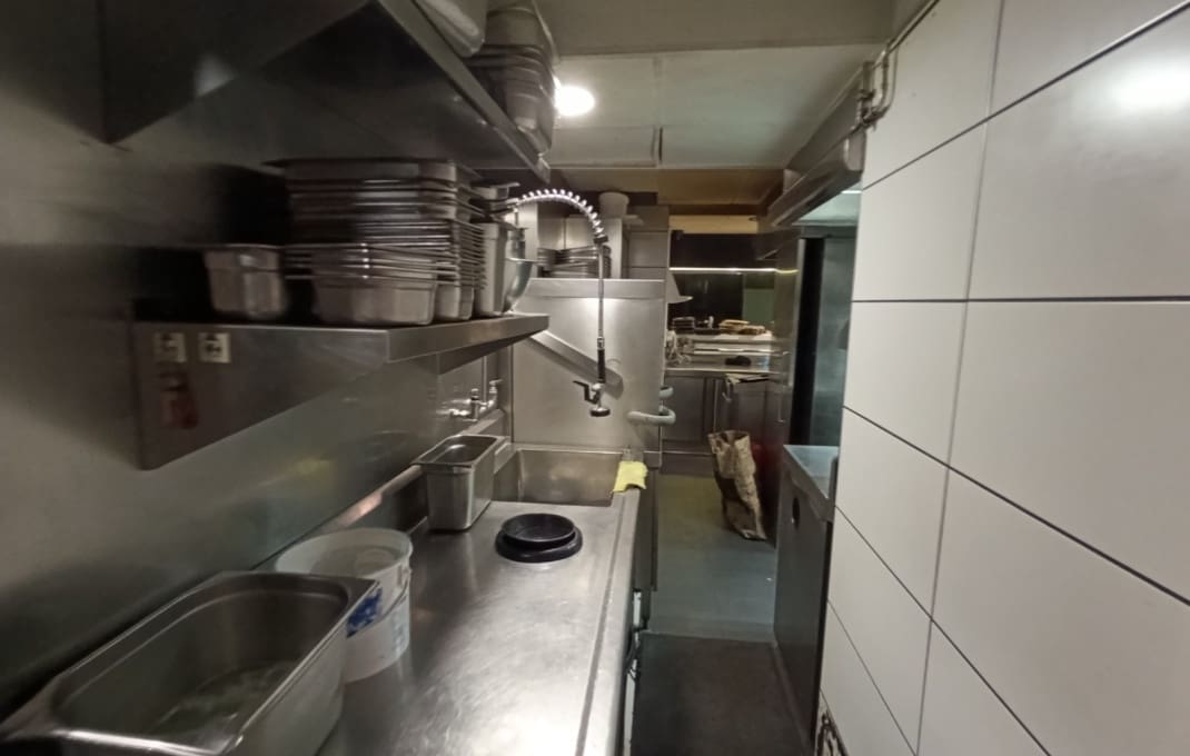 Restaurant/Bar til salg i Barcelona by - € 1.500.000 (Ref: 9035535)